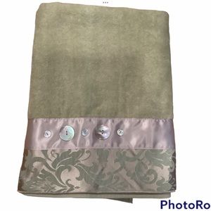 Avanti Sage button damask bath towel 100% cotton embellished decorative towel